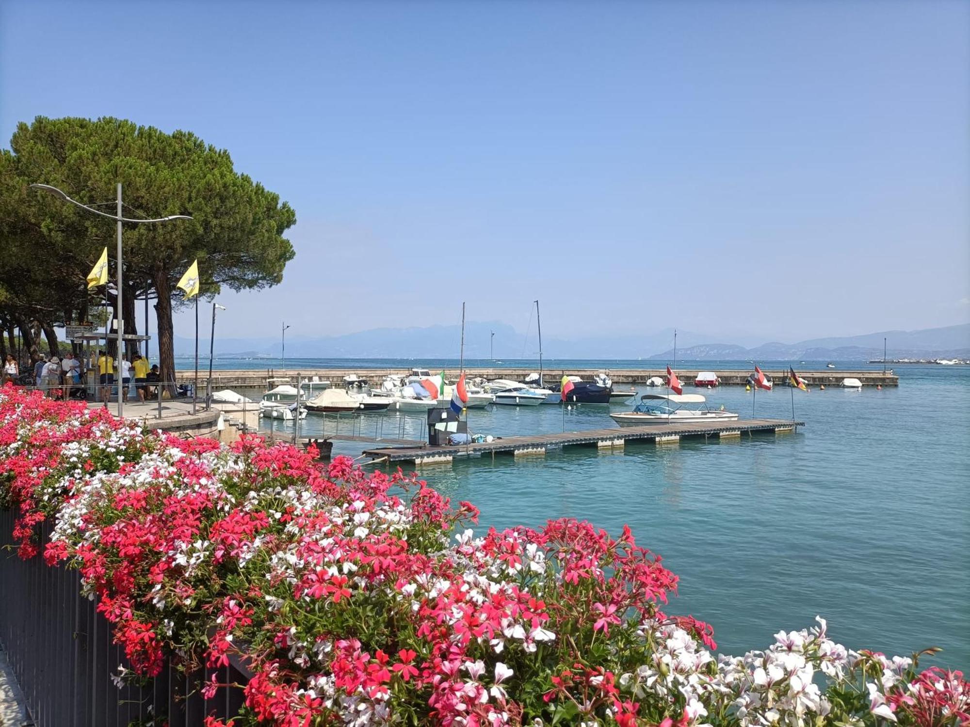 Home La Rosa Del Garda Πεσκιέρα ντελ Γκάρντα Εξωτερικό φωτογραφία